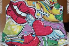 Print-pe-polyester-accesorizat-cu-stras